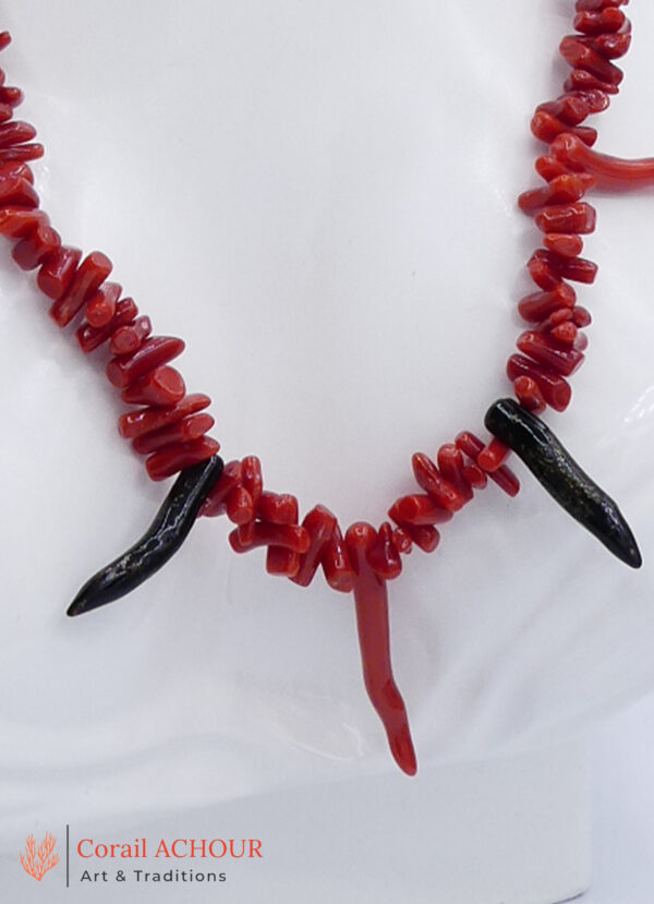 Collier en Corail rouge et noir frange – Image 4