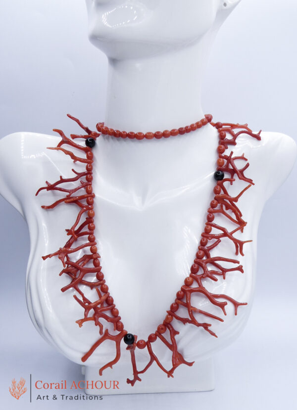 Collier en Corail rouge frange et bille – Image 2